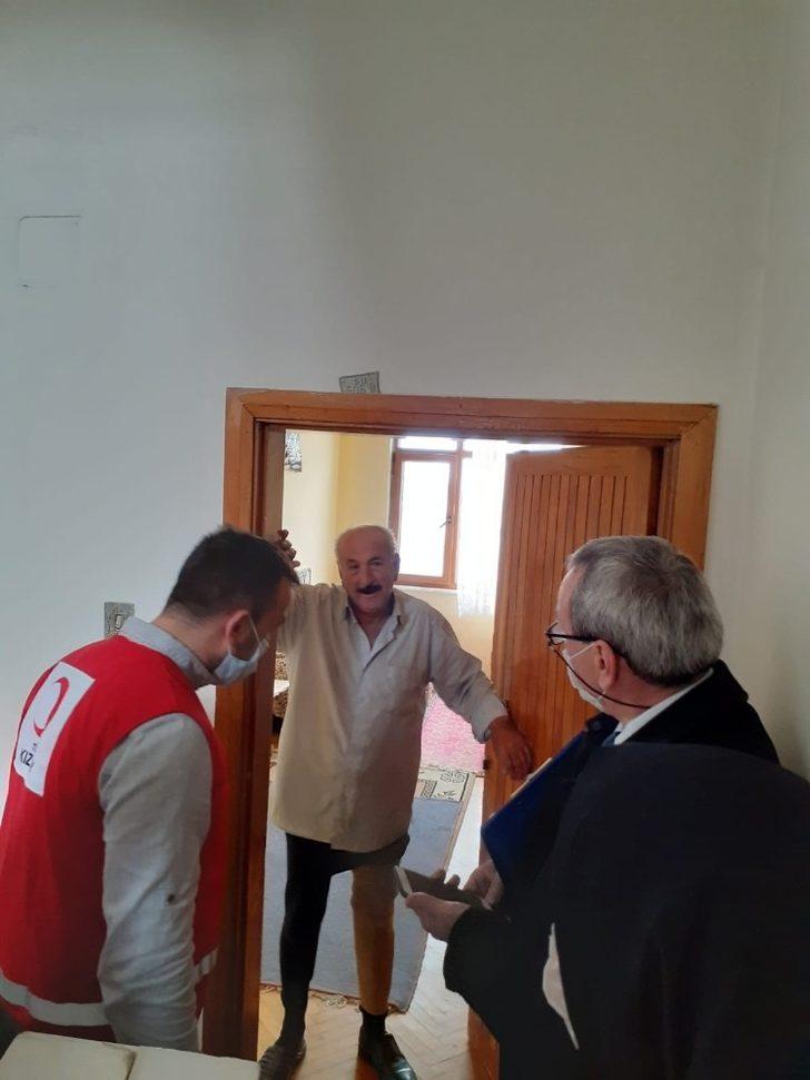 Evden çıkamayan 65 yaş üzeri yaşlılara Kaymakamlık ve Kızılay desteği G5