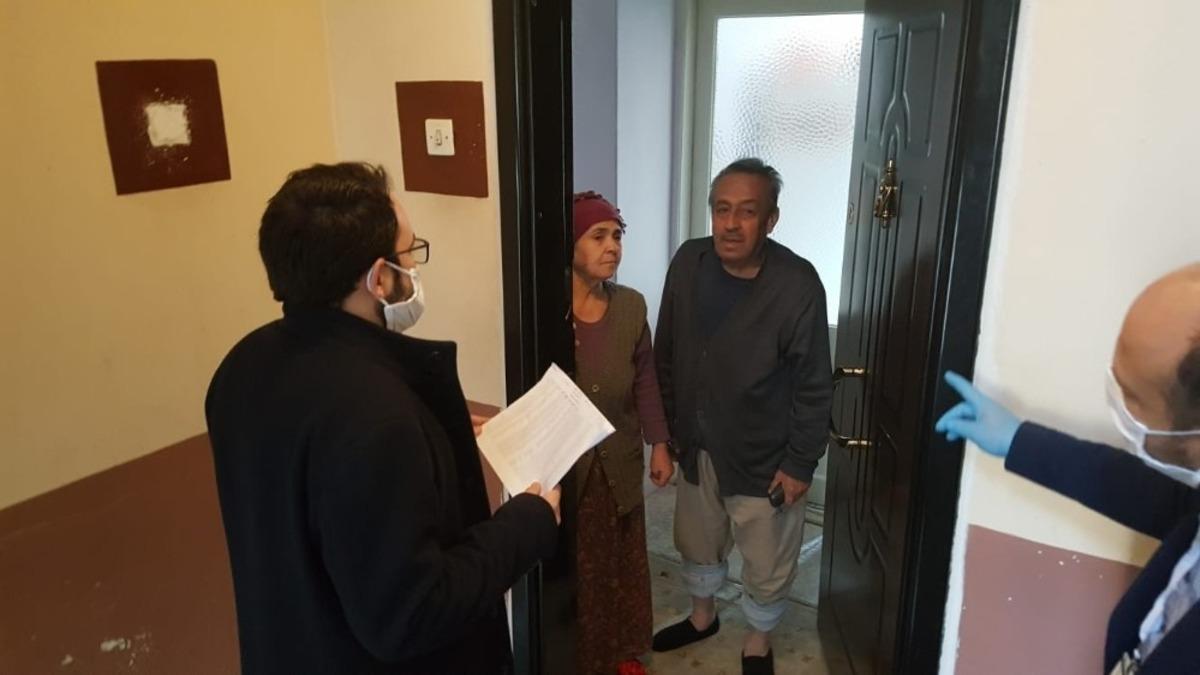 Aydın&rsquo;da g&ouml;n&uuml;ll&uuml; &ouml;ğretmenler yaşlı &ccedil;ınarlara el uzattı