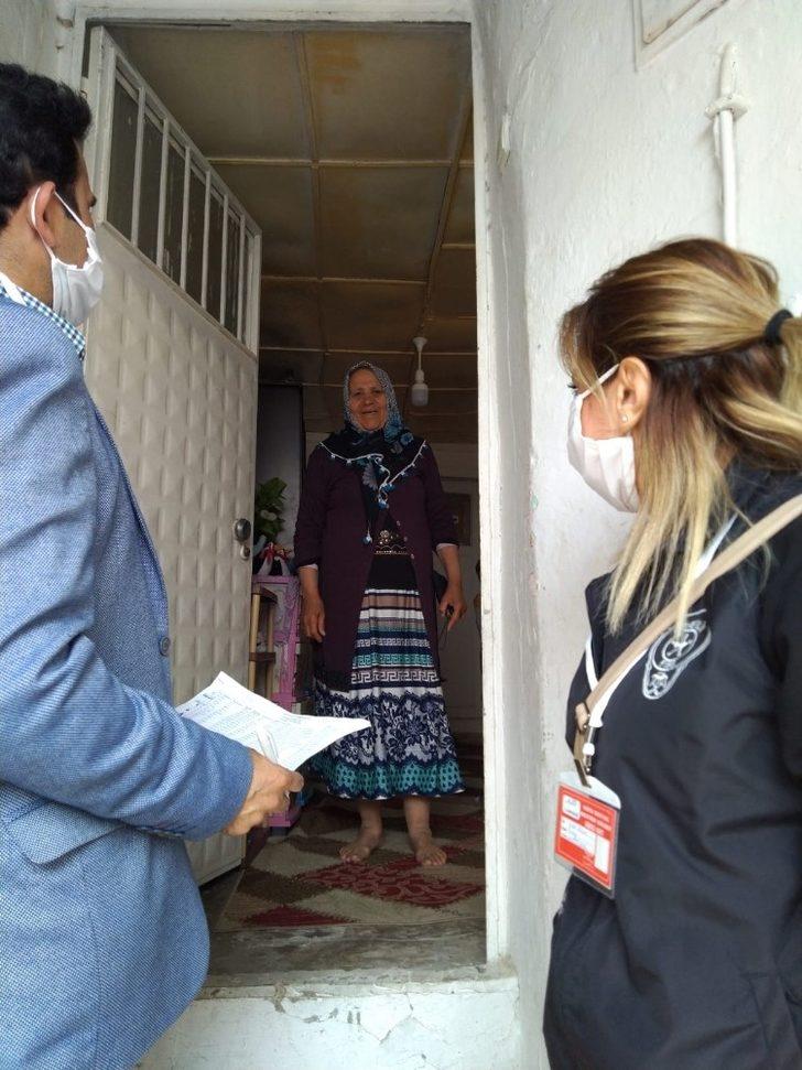 Aydın’da gönüllü öğretmenler yaşlı çınarlara el uzattı G3