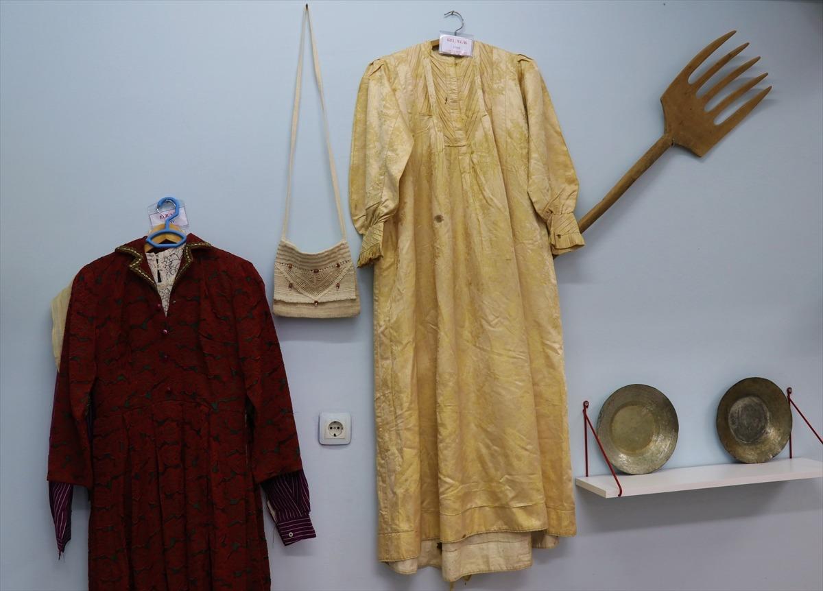 20 yıllık 'sarı gelinlik' okul m&uuml;zesinde sergilenecek