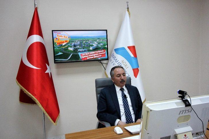 AİÇÜ’de uzaktan eğitimin ilk dersini Rektör Prof. Dr. Karabulut yaptı G2