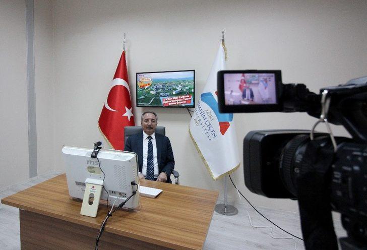 AİÇÜ’de uzaktan eğitimin ilk dersini Rektör Prof. Dr. Karabulut yaptı G4