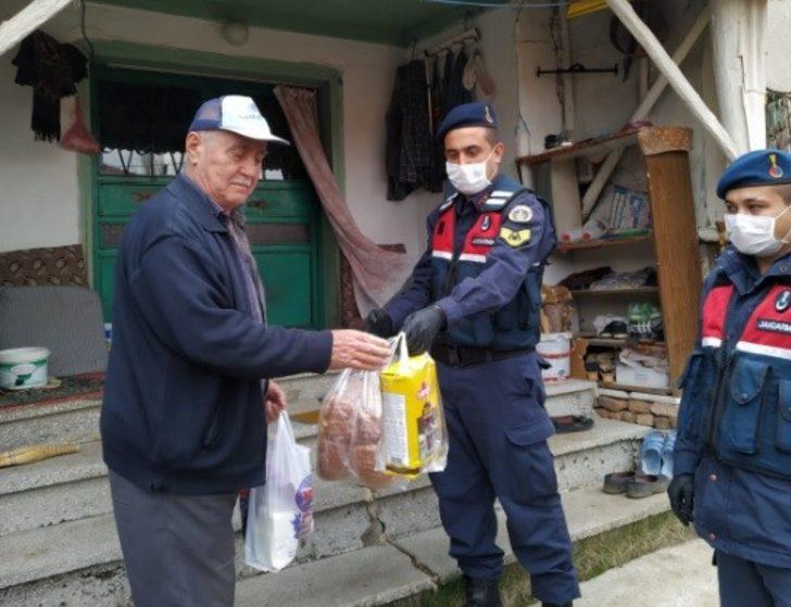 Jandarma 65 yaş üstü vatandaşlara yardım götürdü G2