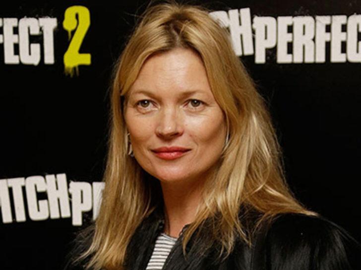 Kate Moss Türkiye dönüşü uçaktan atıldı G3