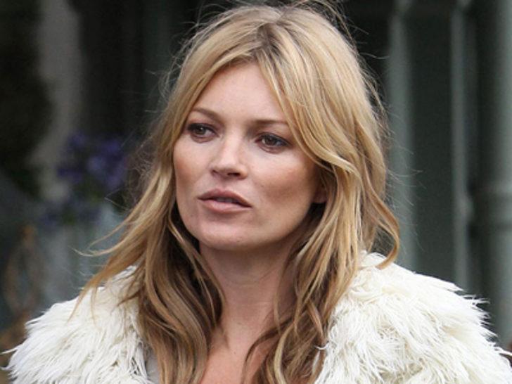 Kate Moss Türkiye dönüşü uçaktan atıldı G4
