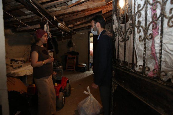 Çekmeköy’de korona virüs tedbirleri kapsamında evden çıkmayan yaşlılara yemek hizmeti G1