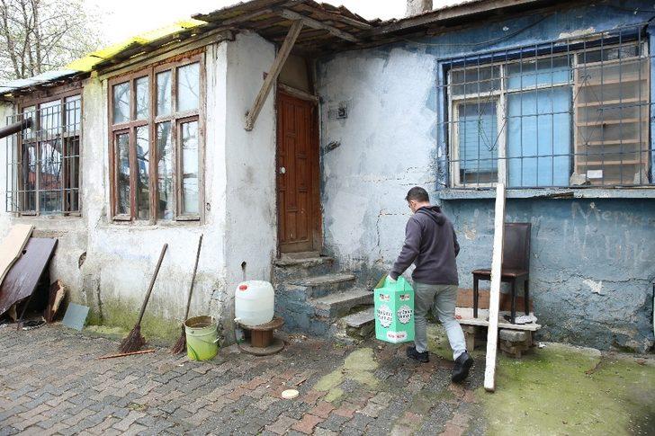 Çekmeköy’de korona virüs tedbirleri kapsamında evden çıkmayan yaşlılara yemek hizmeti G3