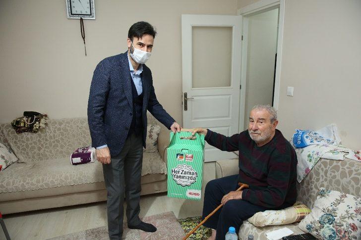 Çekmeköy’de korona virüs tedbirleri kapsamında evden çıkmayan yaşlılara yemek hizmeti G5