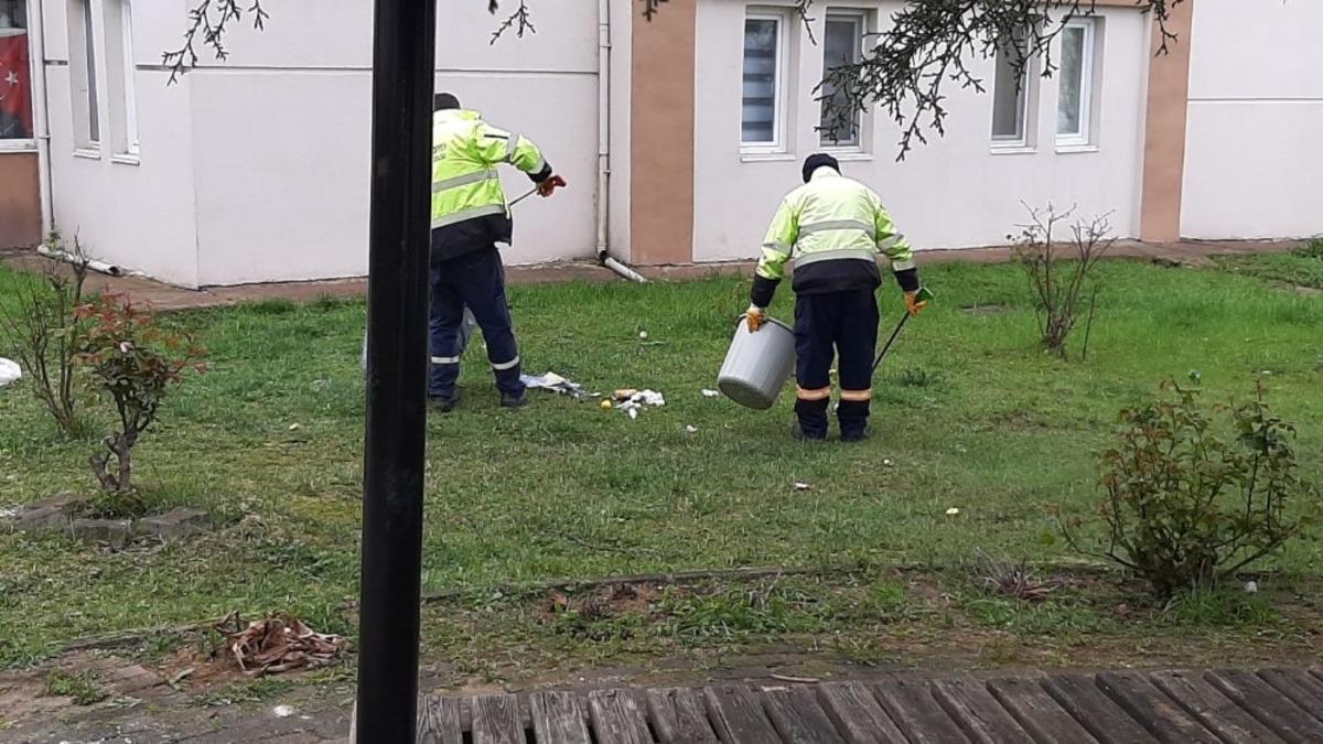 Park ve bah&ccedil;elerin temizliği yapıldı