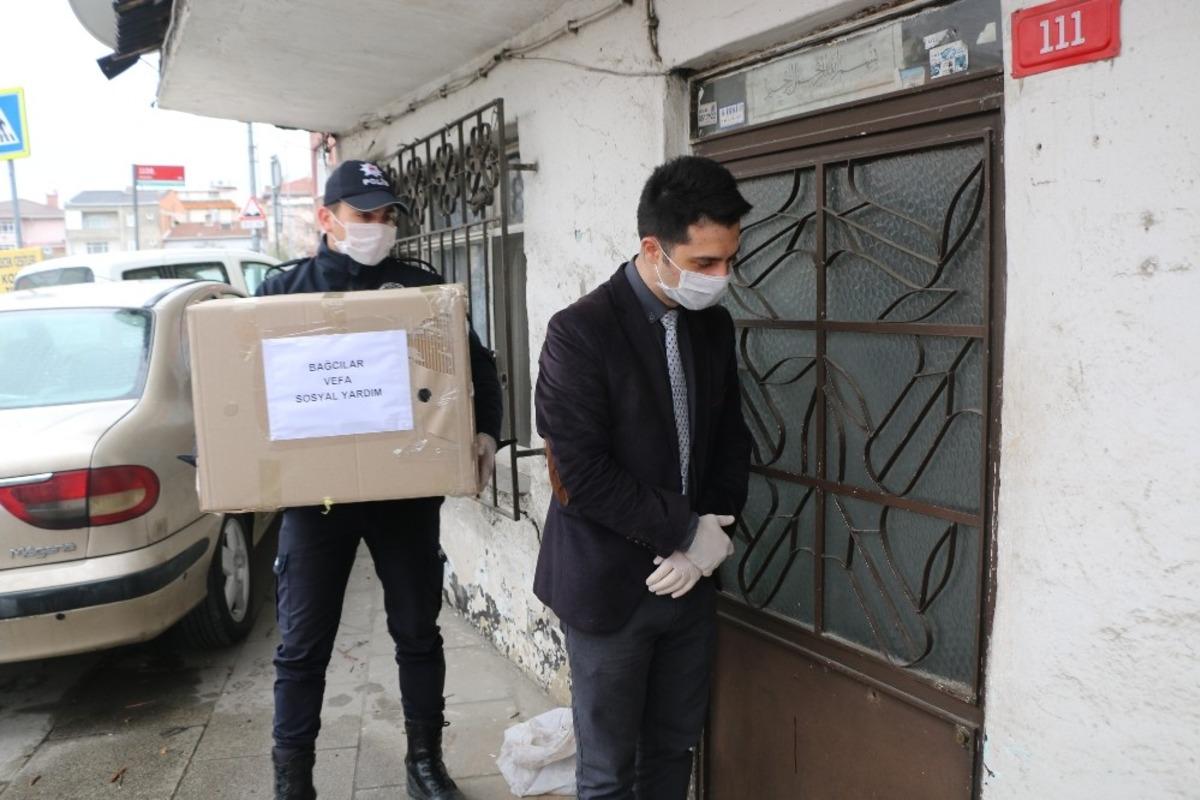 Bağcılar&rsquo;da evden &ccedil;ıkamayan yaşlıların ihtiya&ccedil;ları karşılanıyor