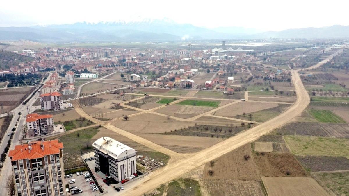Isparta&rsquo;da 155 d&ouml;n&uuml;ml&uuml;k yeni alanda 7 km&rsquo;lik yeni yollar a&ccedil;ılıyor