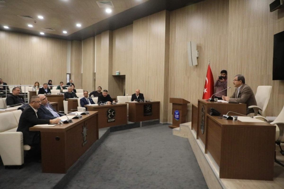 Ey&uuml;psultanlı muhtarlarla korona vir&uuml;s toplantısı