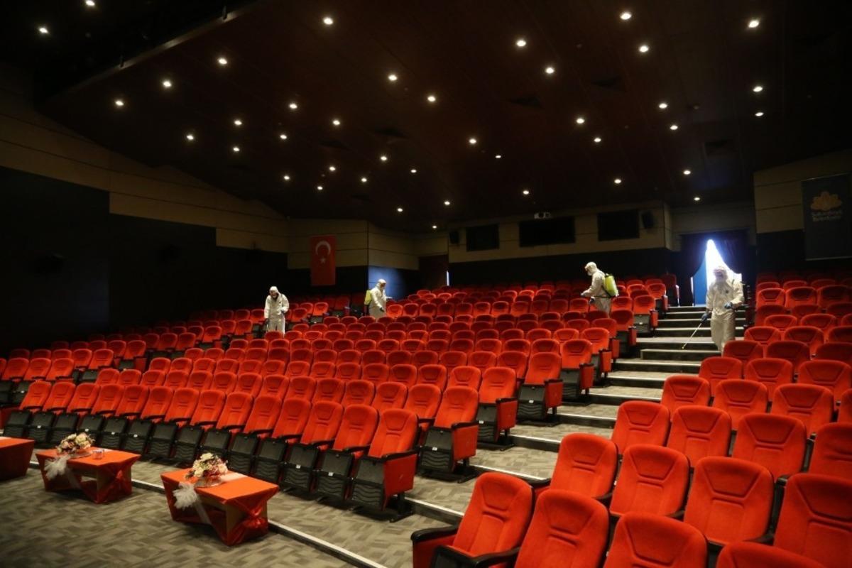 Sultanbeyli&rsquo;de korona vir&uuml;sle m&uuml;cadele hız kesmeden s&uuml;r&uuml;yor