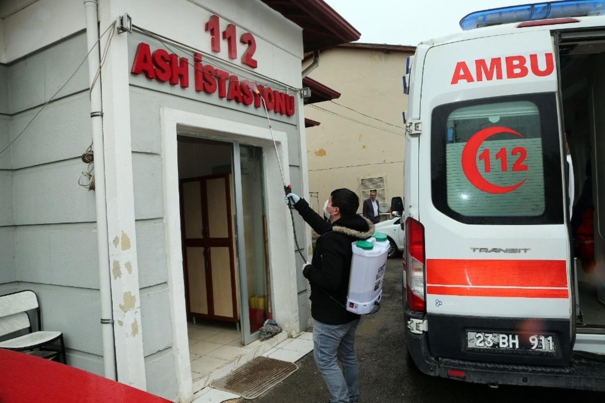 Elazığ&rsquo;da korona vir&uuml;s&uuml;ne karşı dezenfekte &ccedil;alışmaları s&uuml;r&uuml;yor