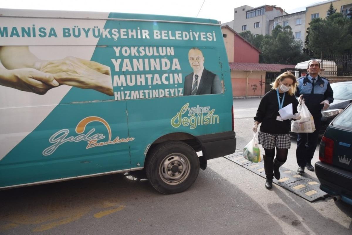 Manisa&rsquo;da gıda bankası evlere hizmet g&ouml;t&uuml;rmeye başladı
