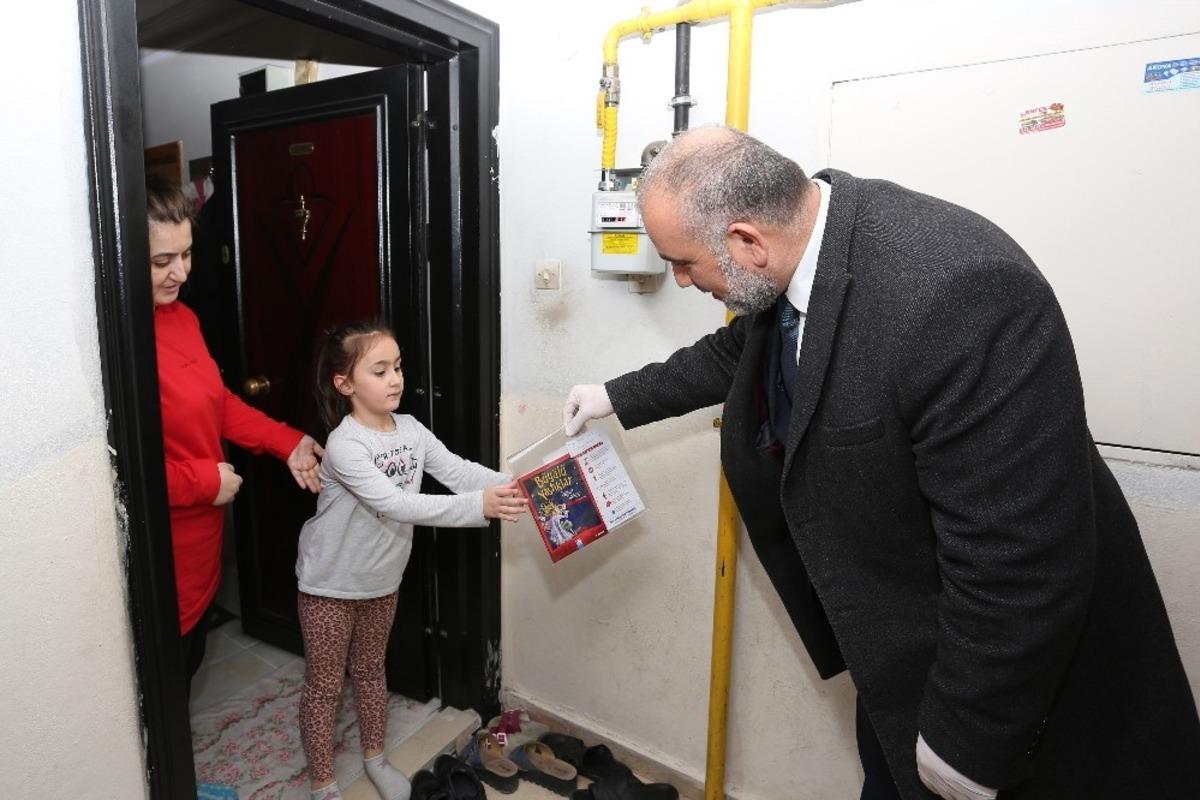 Canik&rsquo;te "Evde Kal, Hediyeni Al"