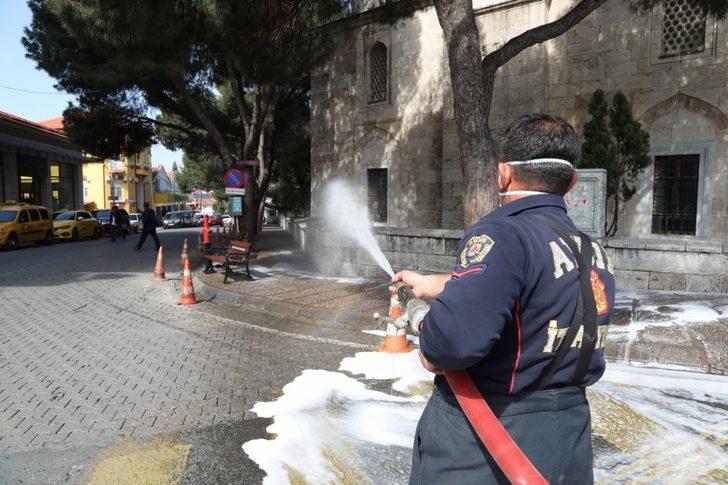 Aydın’da durak ve yollar dezenfekte ediliyor G2