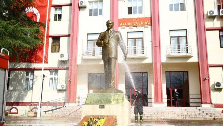 Aydın’da durak ve yollar dezenfekte ediliyor G4