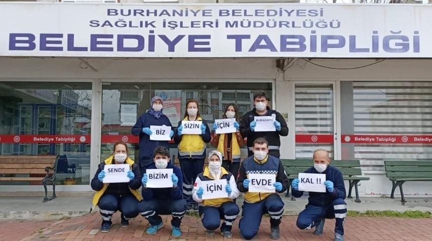 Burhaniye&rsquo;de sağlık ekiplerinden farkındalık masajı