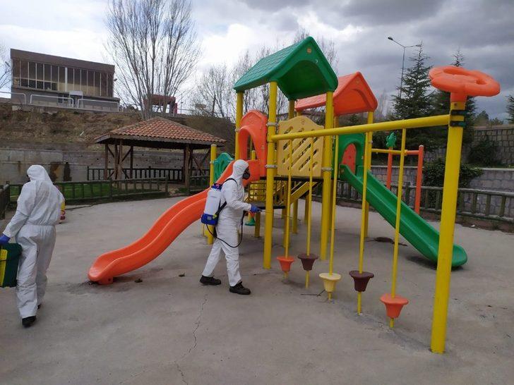 Ürgüp’te çocuk parkları dezenfekte edildi G3