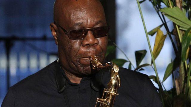 Manu Dibango koronavirüsten hayatını kaybetti