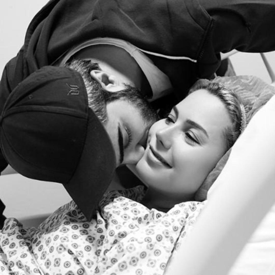 Ece Erken'den imalı g&ouml;nderme