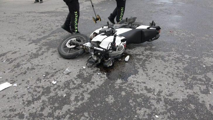 Otomobile çarpan motosikletli yaralandı G2