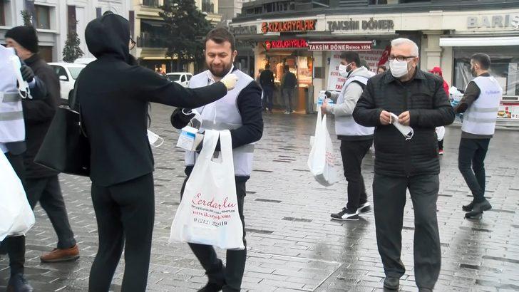 Sosyal medyada gündem olmuştu! O iş adamı Taksim'de 5 bin maske dağıttı G4