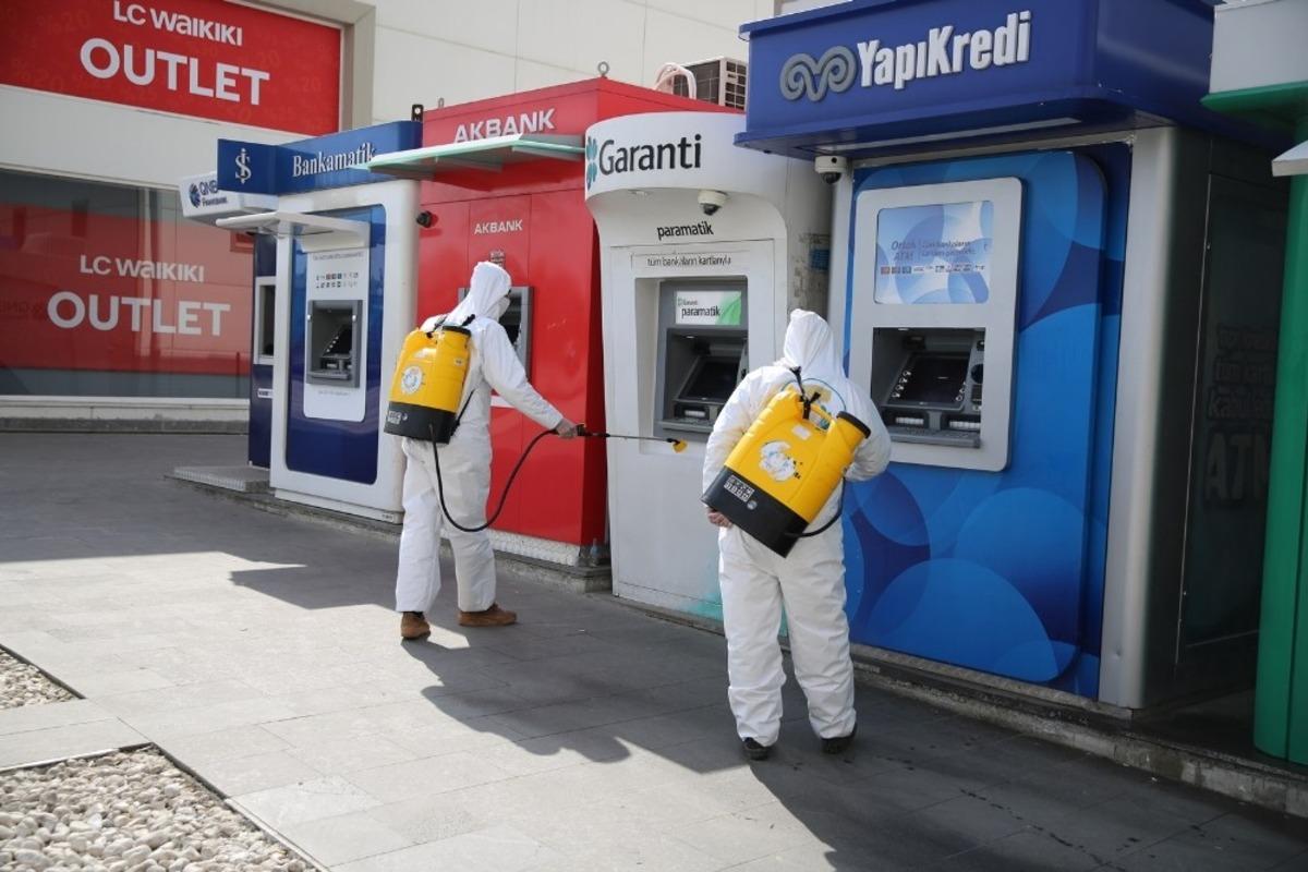 Haliliye&rsquo;de ATM&rsquo;ler dezenfekte ediliyor