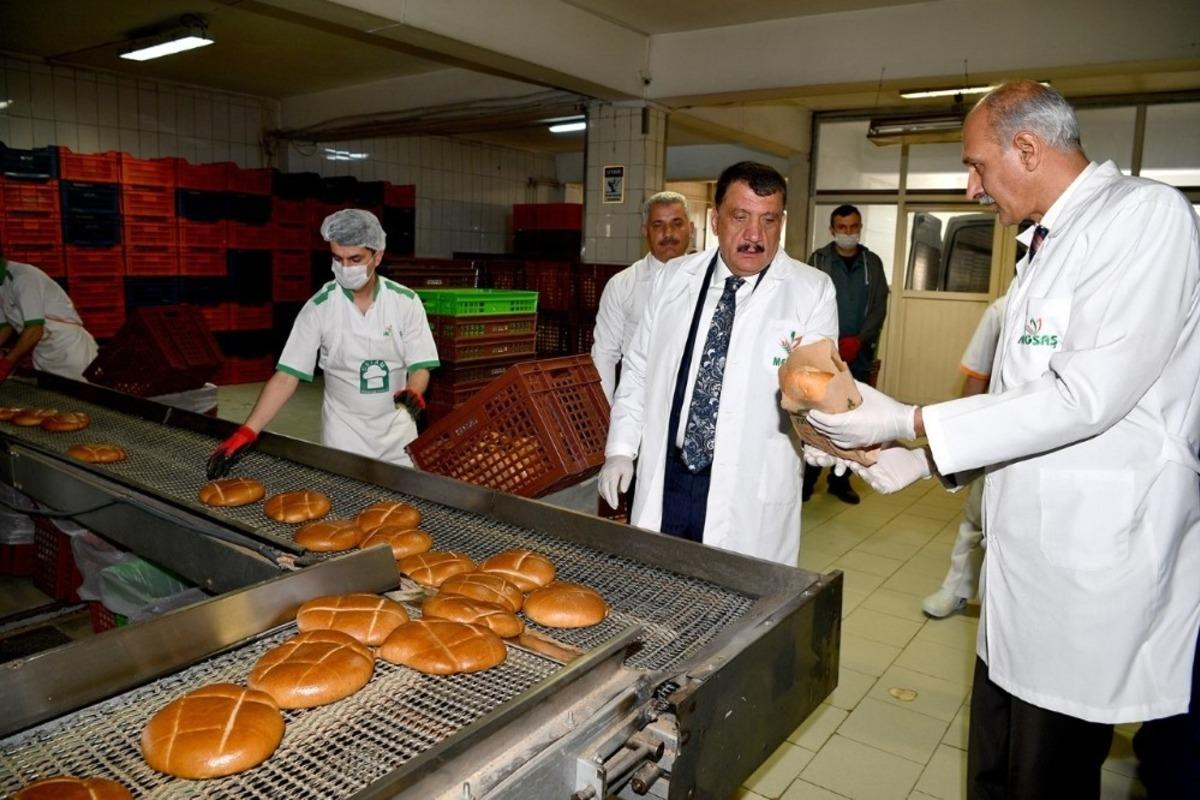 G&uuml;rkan&rsquo;dan ekmek fabrikasına  ziyaret