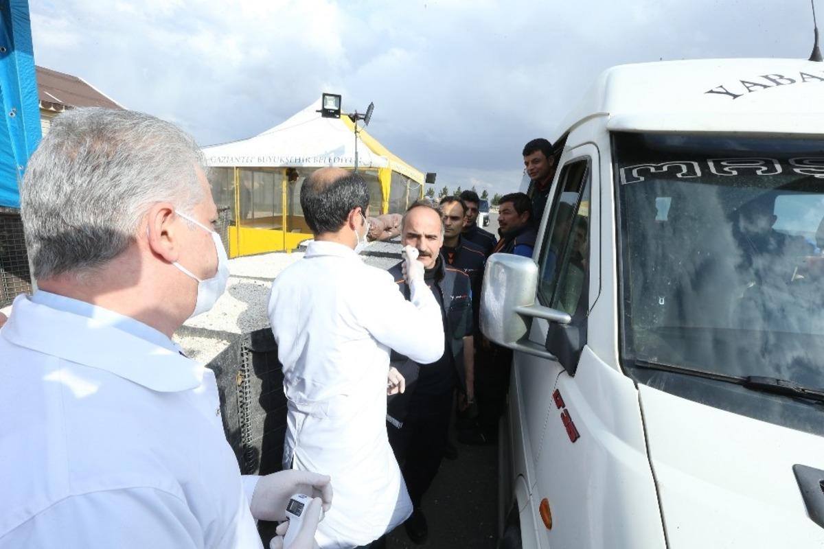 B&uuml;y&uuml;kşehir şehrin giriş ve &ccedil;ıkışlarına sağlık standı kurdu