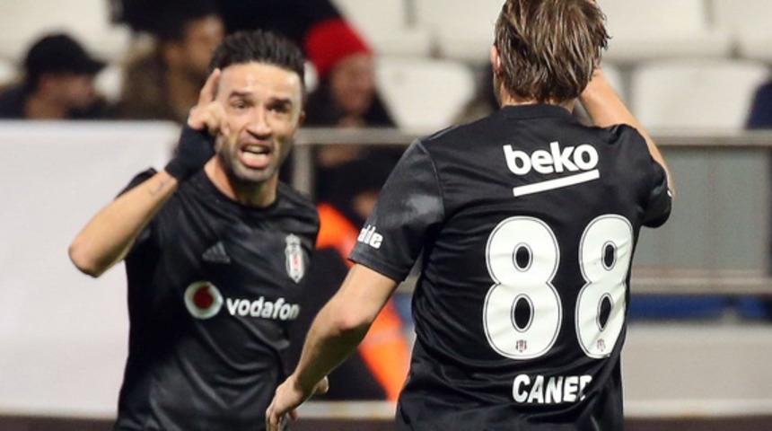 Beşiktaş'ta forma giyen Gökhan Gönül ile Caner, Fenerbahçe'ye transfer oluyor!