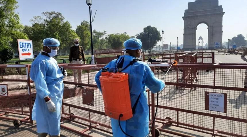 1,3 milyarlık Hindistan'da 21 g&uuml;n sokağa &ccedil;ıkma yasağı