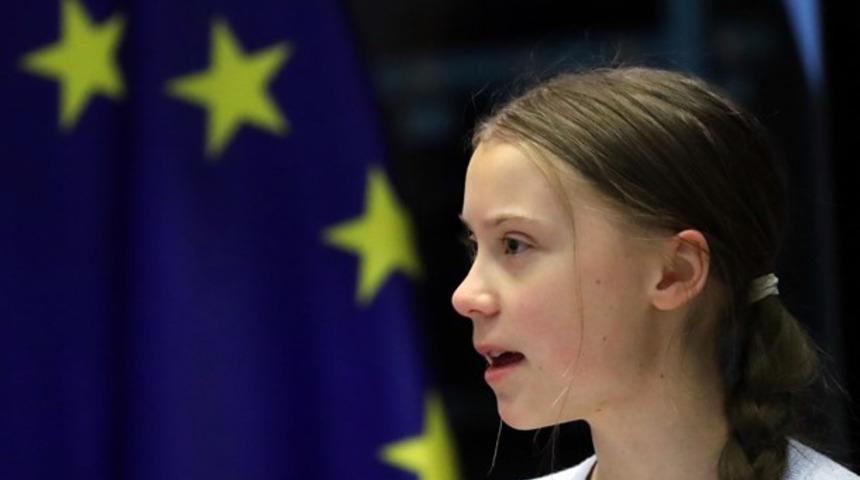 Koronavirüs belirtileri gösterdiklerini söyleyen Greta Thunberg ve babası kendilerini karantinaya aldı