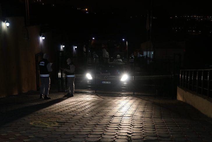 LONDRA'DAN 42 TÜRK VATANDAŞI GELDİ