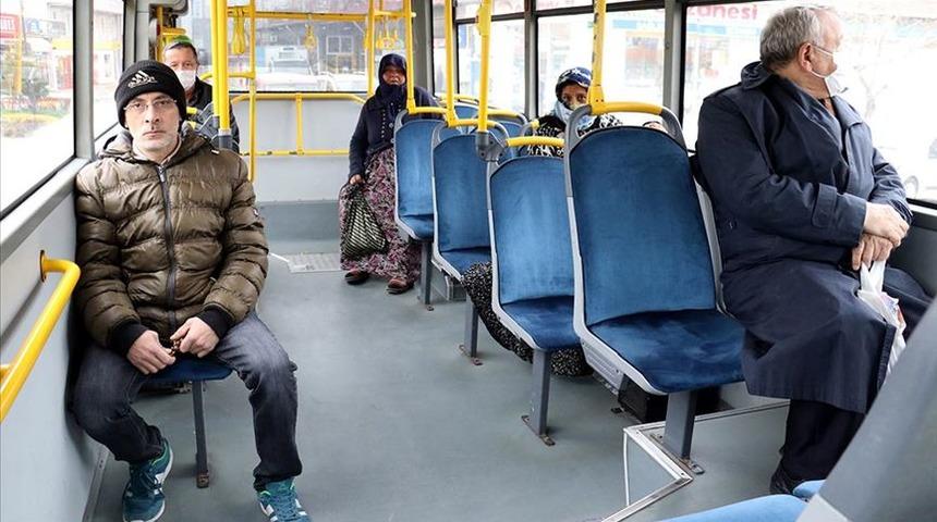 Toplu taşımada koronavir&uuml;s &ouml;nlemleri! Polis otob&uuml;sleri tek tek durdurdu