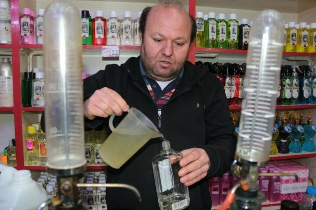 Avrupa da peşinde! İşte koronavir&uuml;se karşı T&uuml;rklerin gizli silahı: kolonya