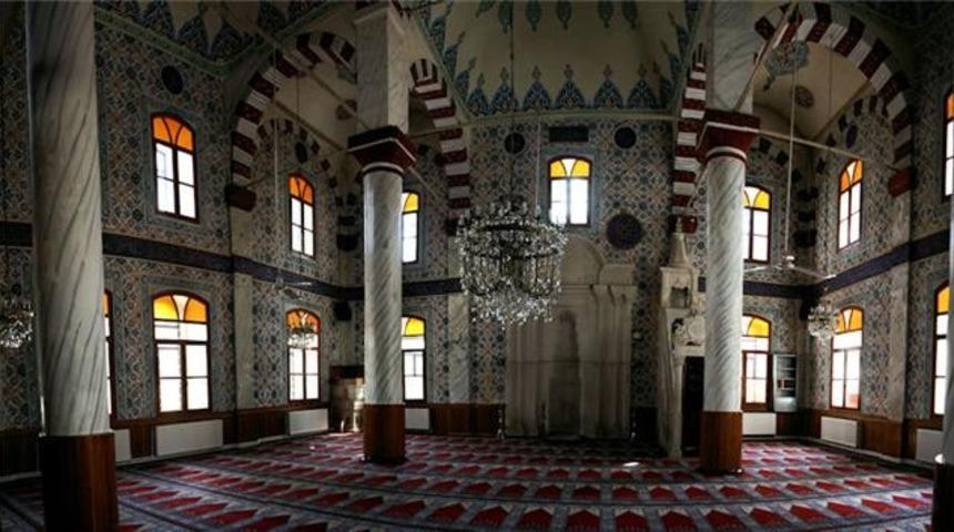 Yatsı ezanı ardından dualar okundu, tekbirler getirildi