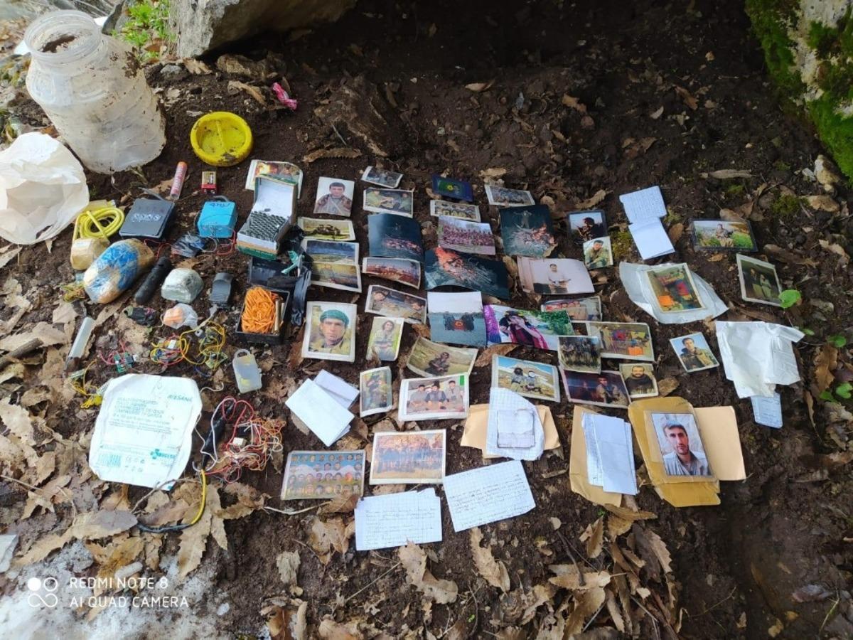 Siirt&rsquo;te ter&ouml;ristlere ait m&uuml;himmat, &ouml;rg&uuml;tsel dok&uuml;man ve yaşam malzemesi ele ge&ccedil;irildi