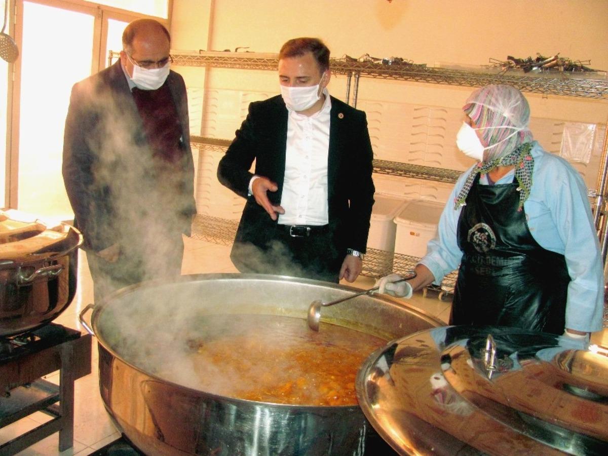 Kaymakam Mutlu&rsquo;dan aşevinde hijyen incelemesi