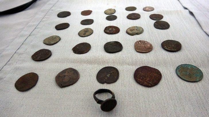 Muş’ta 1 milyon 250 bin dolar değer biçilen Tevrat ele geçirildi G2