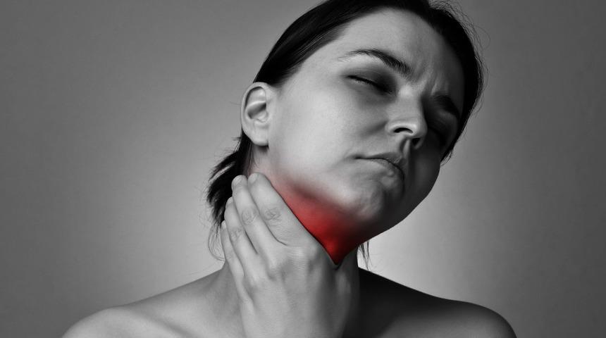 Koronavirüsün en net belirtileri: Kuru öksürük, nefes darlığı, yüksek ateş!