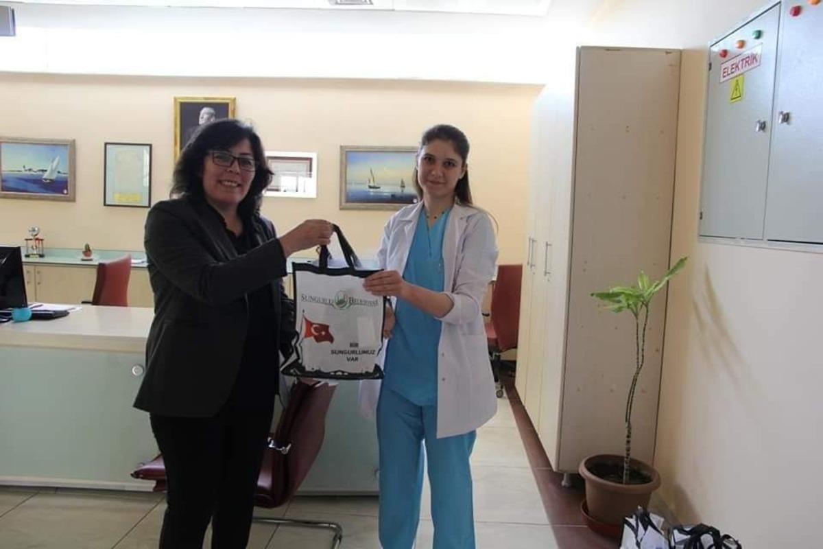 Sağlık &ccedil;alışanlarına ikram paketi