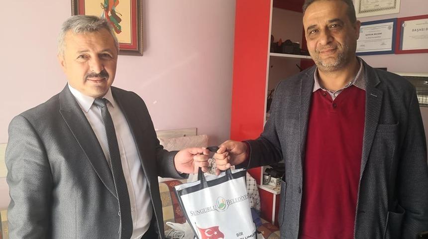 Başkan Şahiner&rsquo;den gazetecilere jest