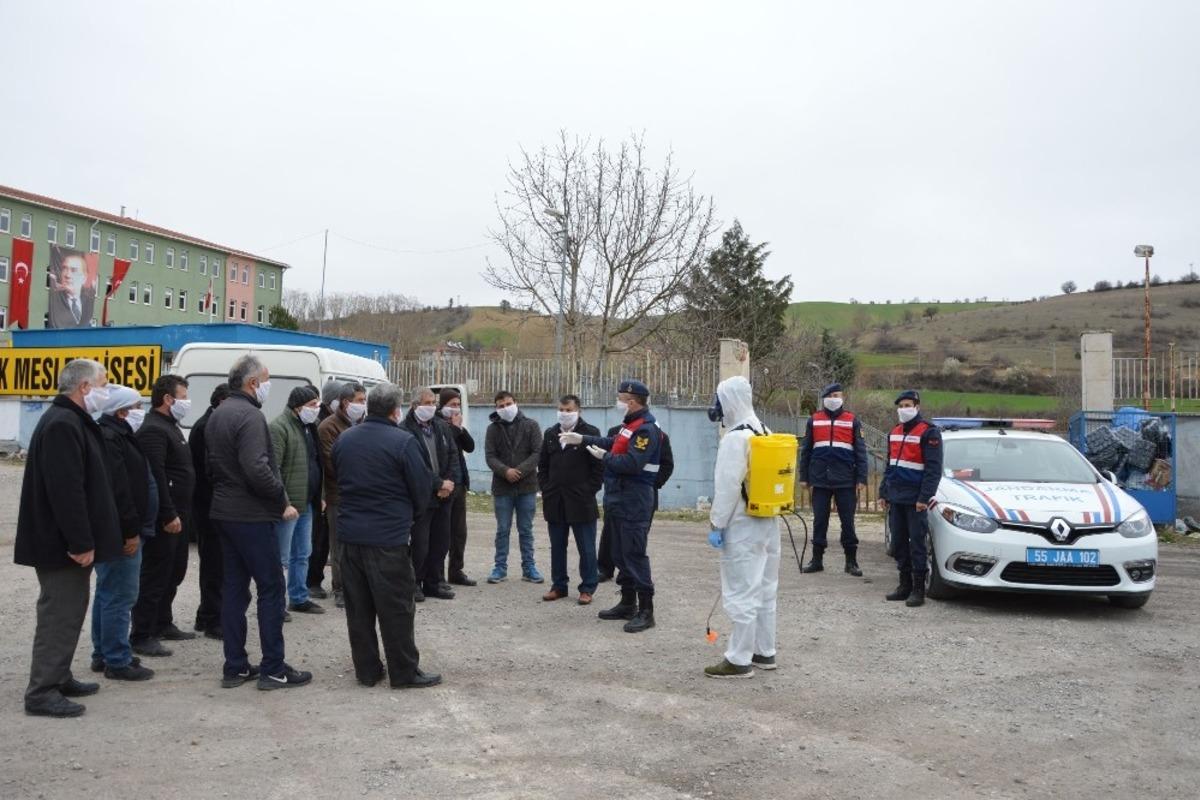 Kırsal mahalle ara&ccedil;larına dezenfekte
