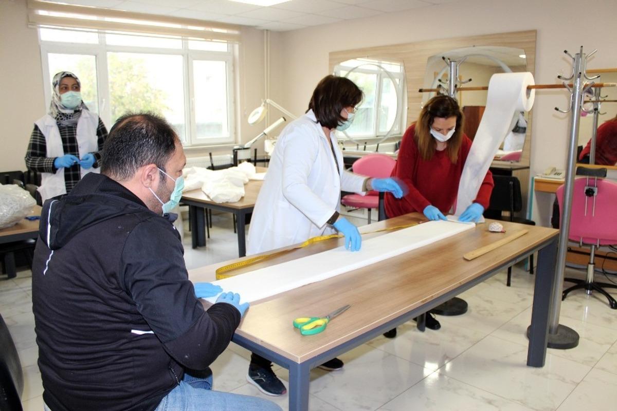 Yalova Halk Eğitim haftada 10 bin maske &uuml;retecek