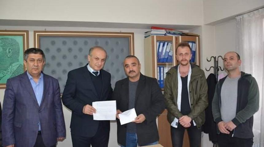 Gen&ccedil;lik platformu dezenfekte &ccedil;alışmaları i&ccedil;in belediyeye bağışta bulundu