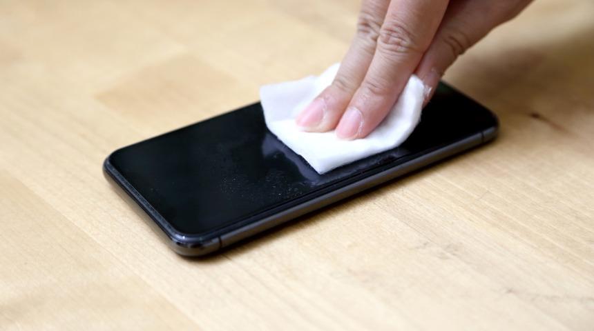 İşte akıllı telefonları vir&uuml;slere karşı temizlemenin yolu