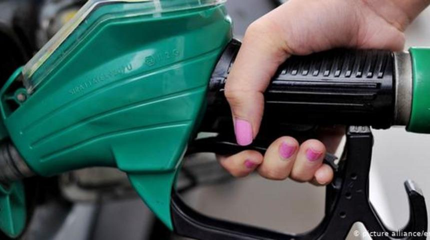 Petrol fiyatlarında 1991'den bu yana en sert düşüş
