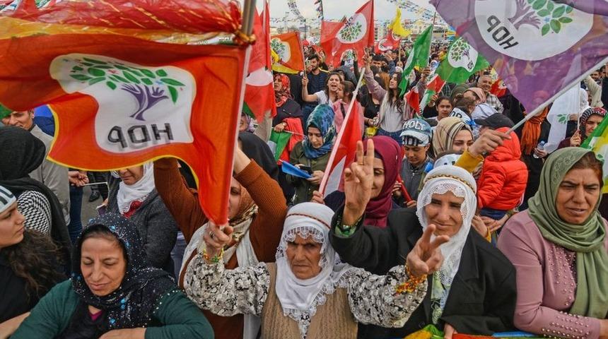 HDP'li d&ouml;rt belediyeye daha kayyum atandı